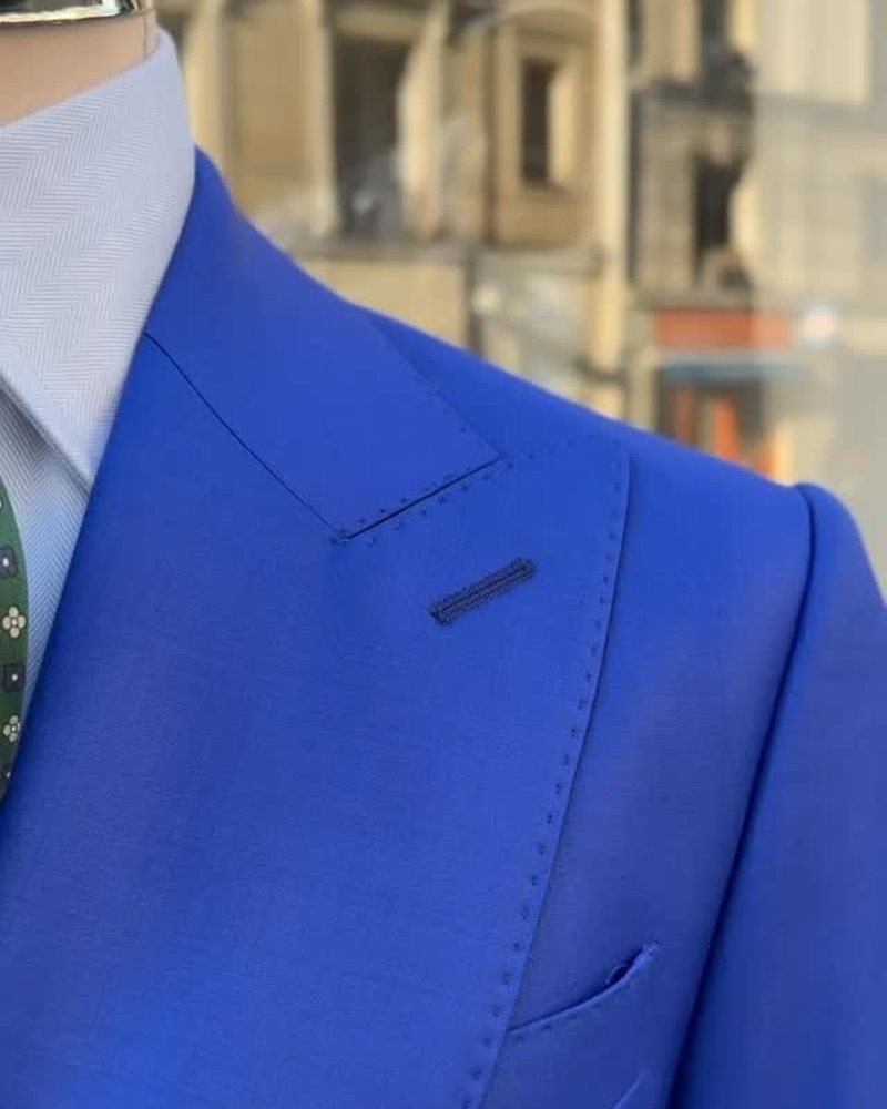 Revers pointu, bleu roi — Franck Arnault
